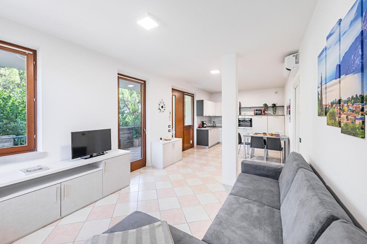 Appartement I Ciliegi 1-09 Con Piscina By Wonderful Italy à Desenzano del Garda Extérieur photo